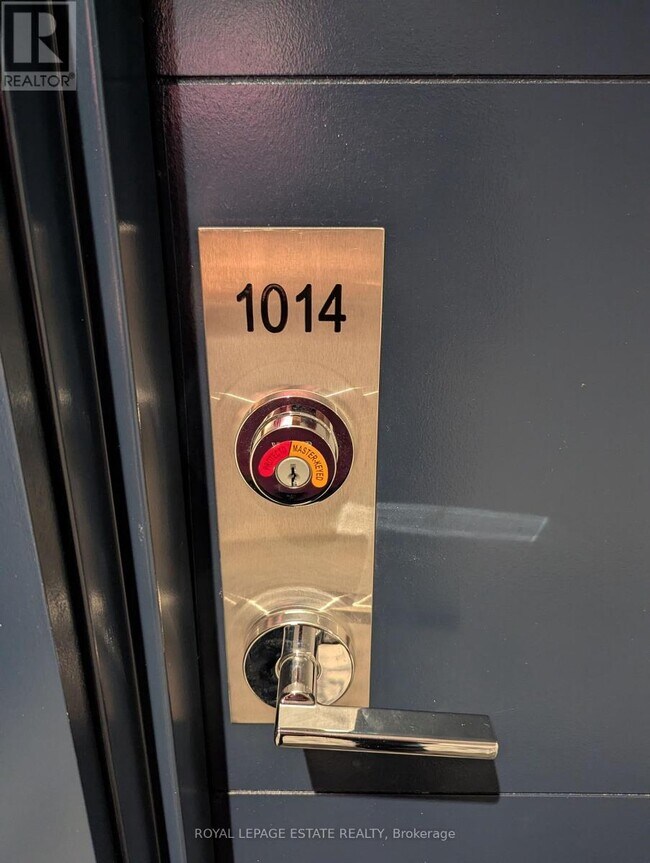 Building Photo - 75 James St S