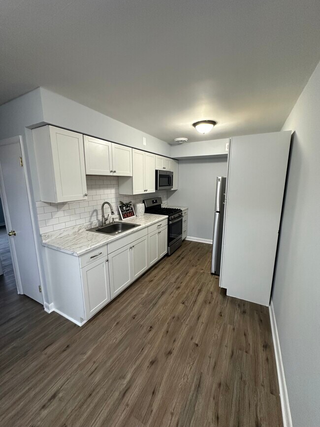 Foto del edificio - 8124 Ferndale St