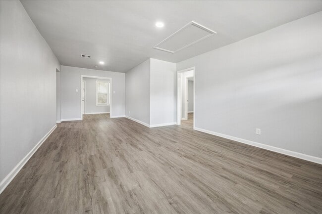 Foto del edificio - 5139 Enyart St