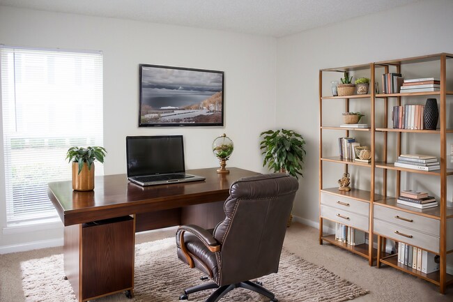 Oficina/dormitorio - Ivy Green at the Shoals