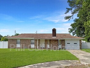 Building Photo - 738 Carondelay Dr