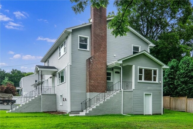 Foto del edificio - 80 Greenville Rd