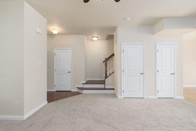 Building Photo - 4 bedroom, 3.5 bath Townhome located near Innsbrook, in the heart of Short Pump! Ready just in ti...