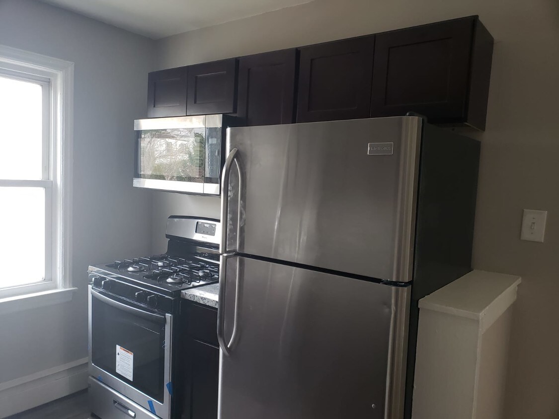 Foto principal - 634 Carlock Ave