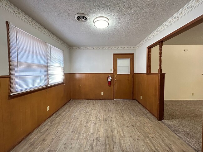 Building Photo - WBM 4303 58th Street