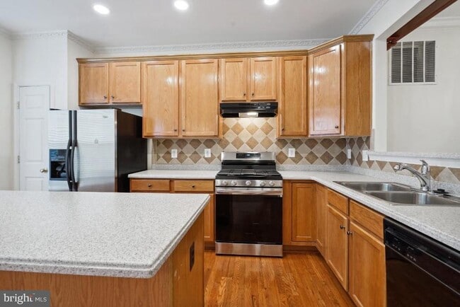 Foto del edificio - 4935 Chaste Tree Pl