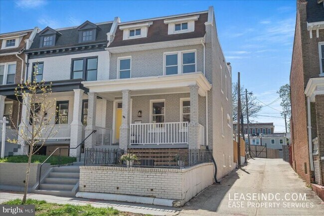 Building Photo - 1318 Buchanan St NW
