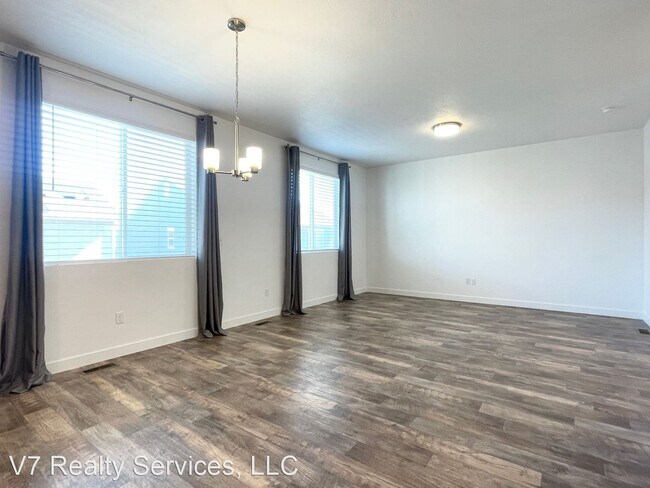 Foto del edificio - 5 br, 3.5 bath House - 3066 S. Red Pine Dr.
