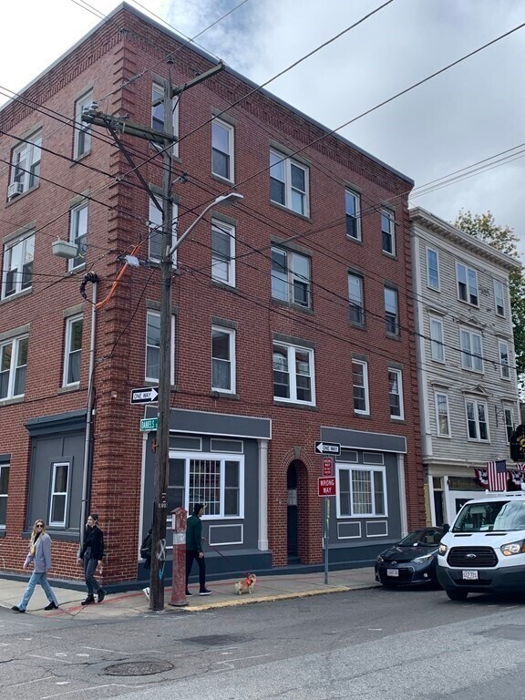 Foto principal - 149 Derby St