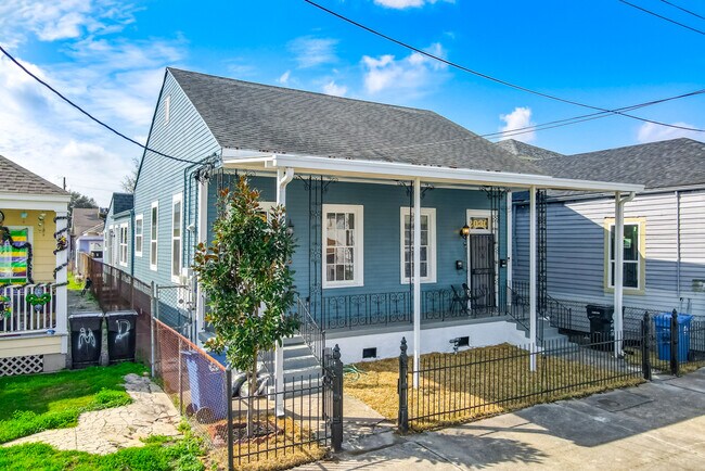 Building Photo - 2028 3rd St