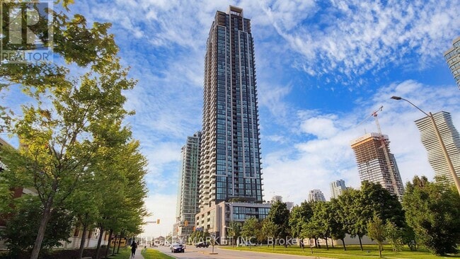 Building Photo - 3975-3975 Grand Park Dr