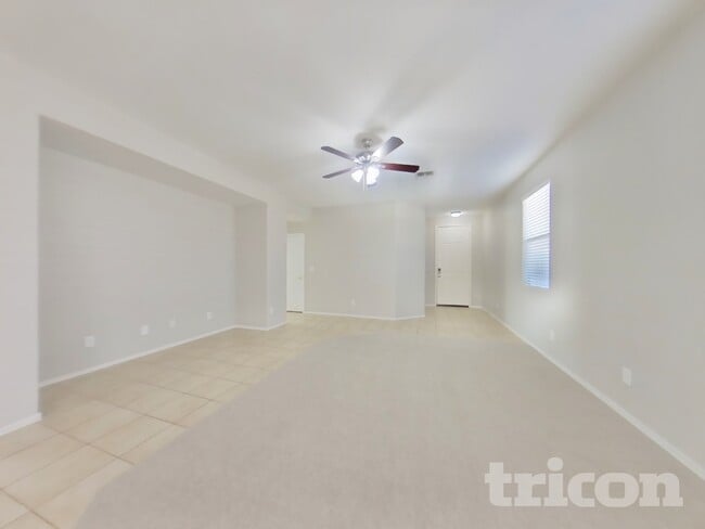 Building Photo - 39815 N Bridlewood Way