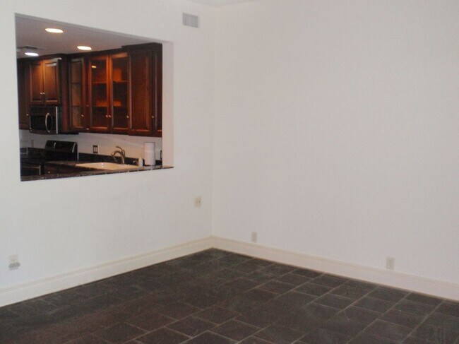 Foto del edificio - 2629 S Carrollton Ave