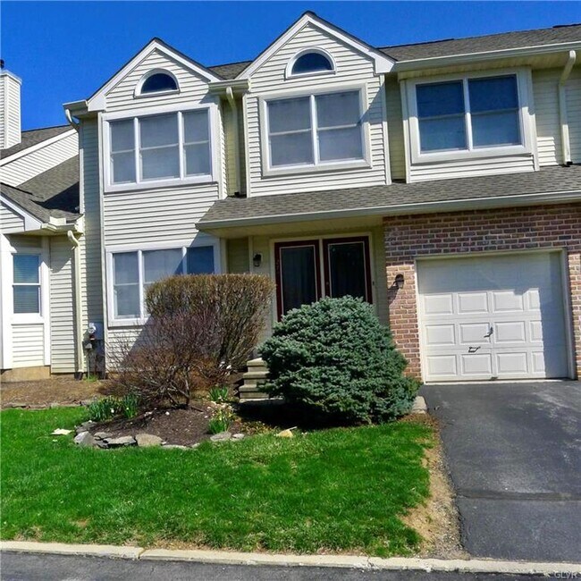 Building Photo - 279 Ridings Cir