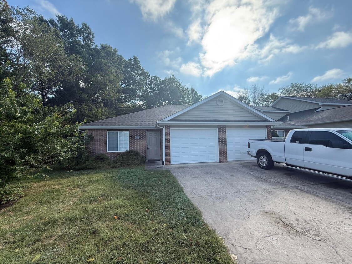 Building Photo - 1762 N Orie Dr