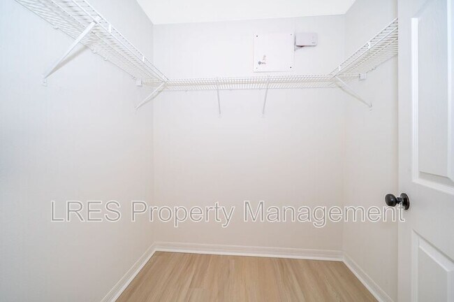 Foto del edificio - 14143 Ancilla Blvd