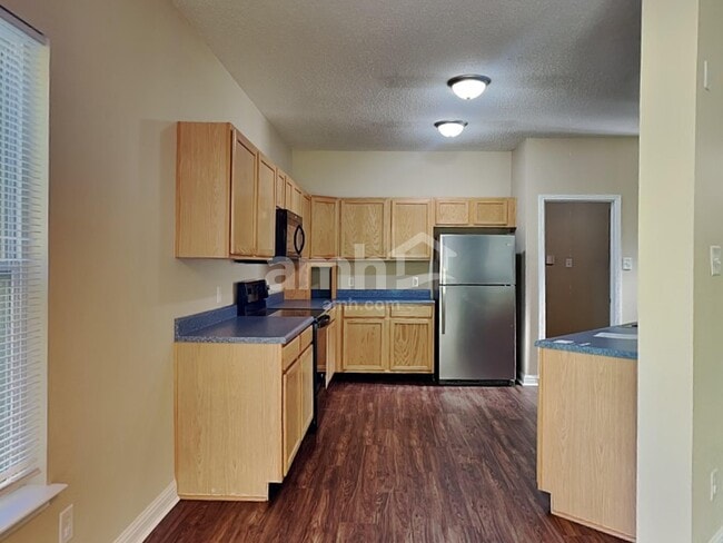 Foto del edificio - 6737 Amber Springs Way