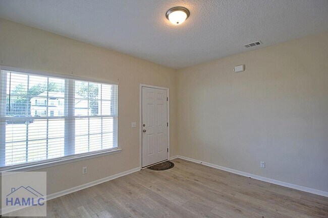 Foto del edificio - 260 Whippoorwill Wy NE