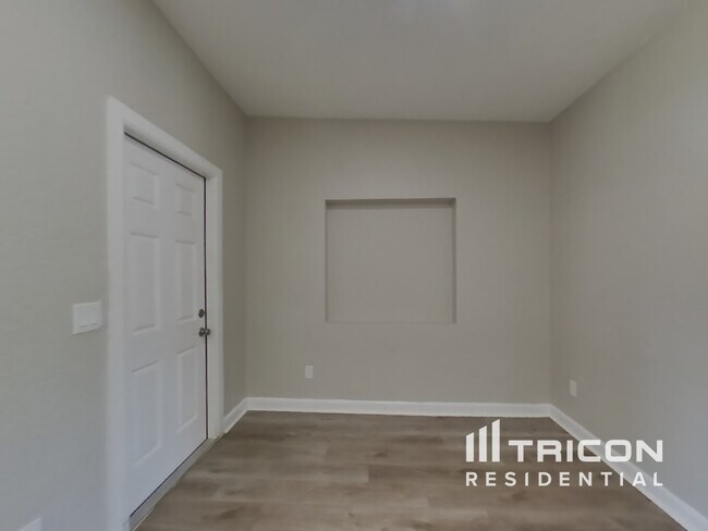 Foto del edificio - 1524 Watts Ave