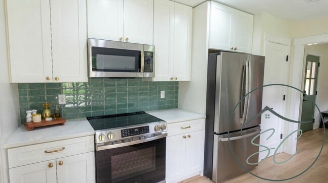 Building Photo - 1709 Westvine Dr