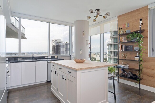 Foto del edificio - 92 SW 3rd St