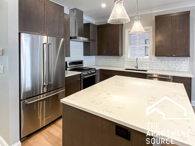 Foto del edificio - 3343 N Kenmore Ave