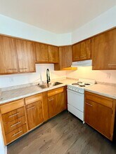 Building Photo - 2339 Harrodsburg Rd
