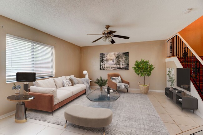 Building Photo - Cozy Townhome in South Daytona!