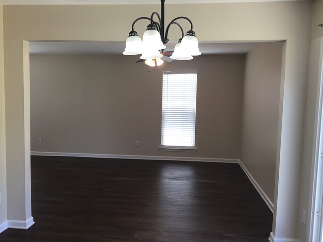 Building Photo - 7014 Honey Tree Ln