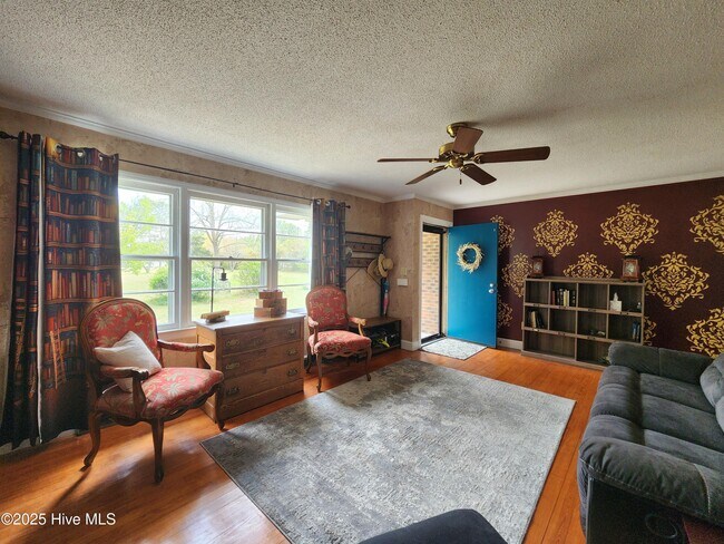 Foto del edificio - 167 Peninsula Manor Rd