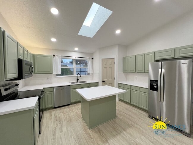 Foto del edificio - Charming 3-Bedroom + Office Home in Crestv...