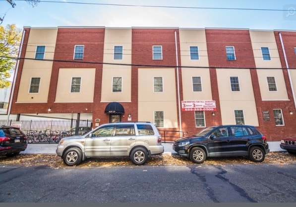 Building Photo - 3836 Spring Garden St