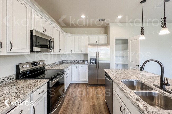 Building Photo - 21150 Chardonnay Dr