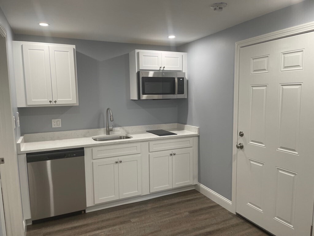 Foto principal - 129 Pleasant St