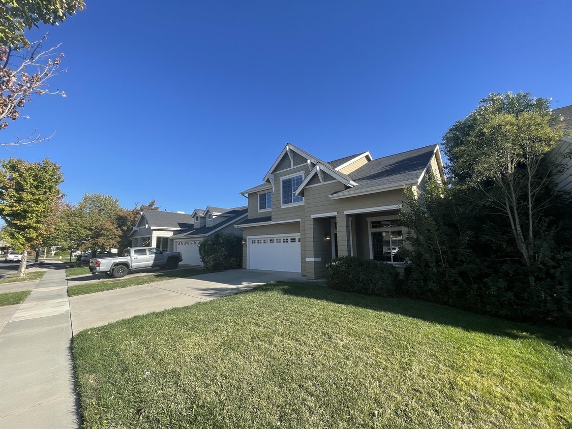 315 Weymouth Way, Chico, CA 95973 House Rental in Chico, CA