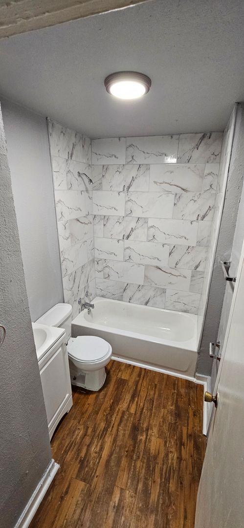 Foto del edificio - 2 Bedroom, 1 Bathroom Home on a Corner Lot...