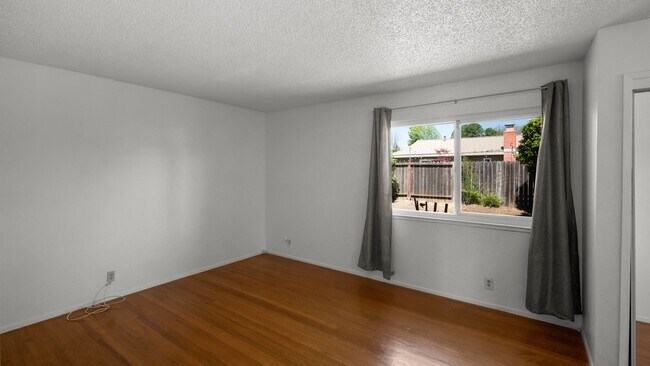 Foto del edificio - 3bed/2bath home available now!