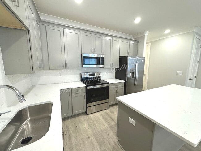 Building Photo - 3BD/3BA FOR RENT IN THE RESERVE