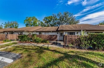 Building Photo - 1725 Pine Ridge Way E