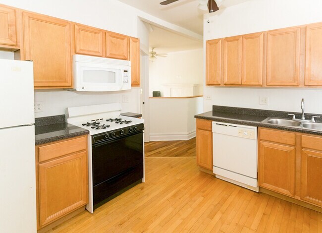 Building Photo - 3049 W Gunnison St