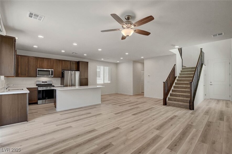 Foto principal - 8929 Pebble Sand St