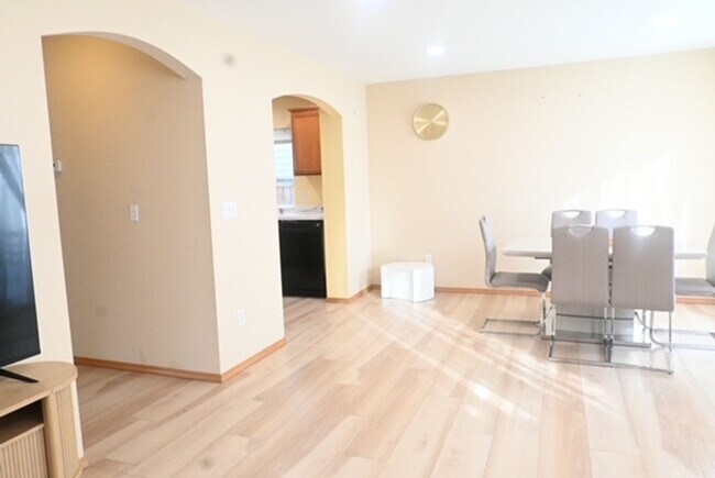 Foto del edificio - Lynnwood Home