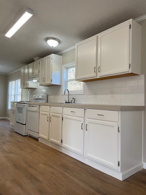 Building Photo - 4473 Welch Dr