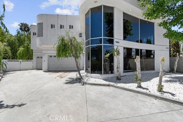 Foto del edificio - 1580 San Bernardino Pl