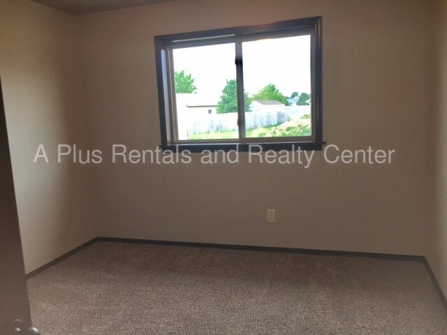 Building Photo - 4211 N Pennsylvania Ave