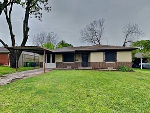 Building Photo - 707 Jack St