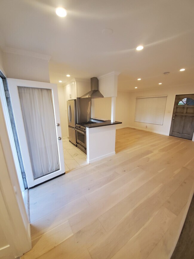 Foto del edificio - 1317 N Holliston Ave