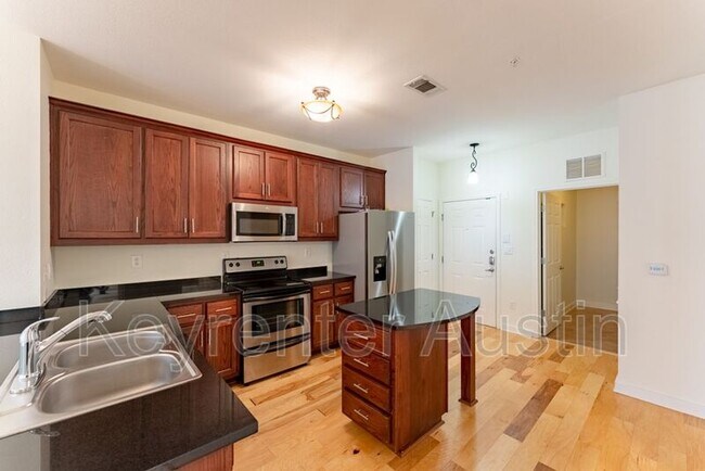 Foto del edificio - 910 W 25th St