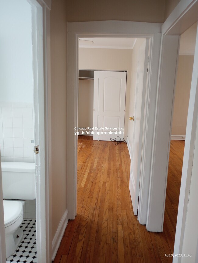 Building Photo - 4045 N Mozart St