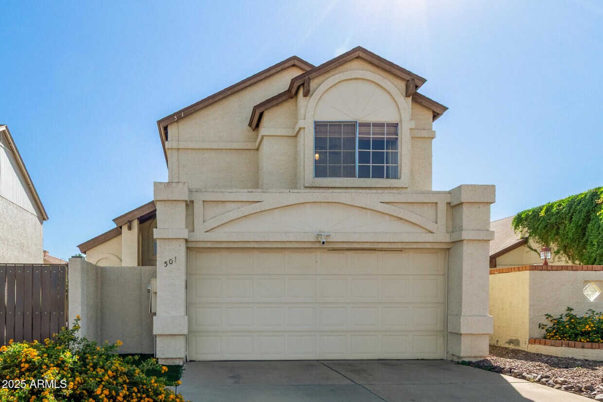 Primary Photo - 501 E Topeka Dr